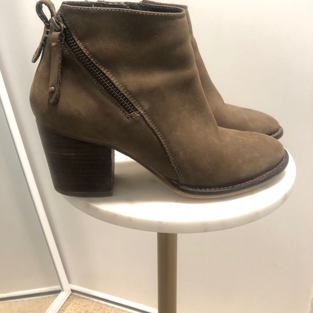 Blondo waterproof ankle boot